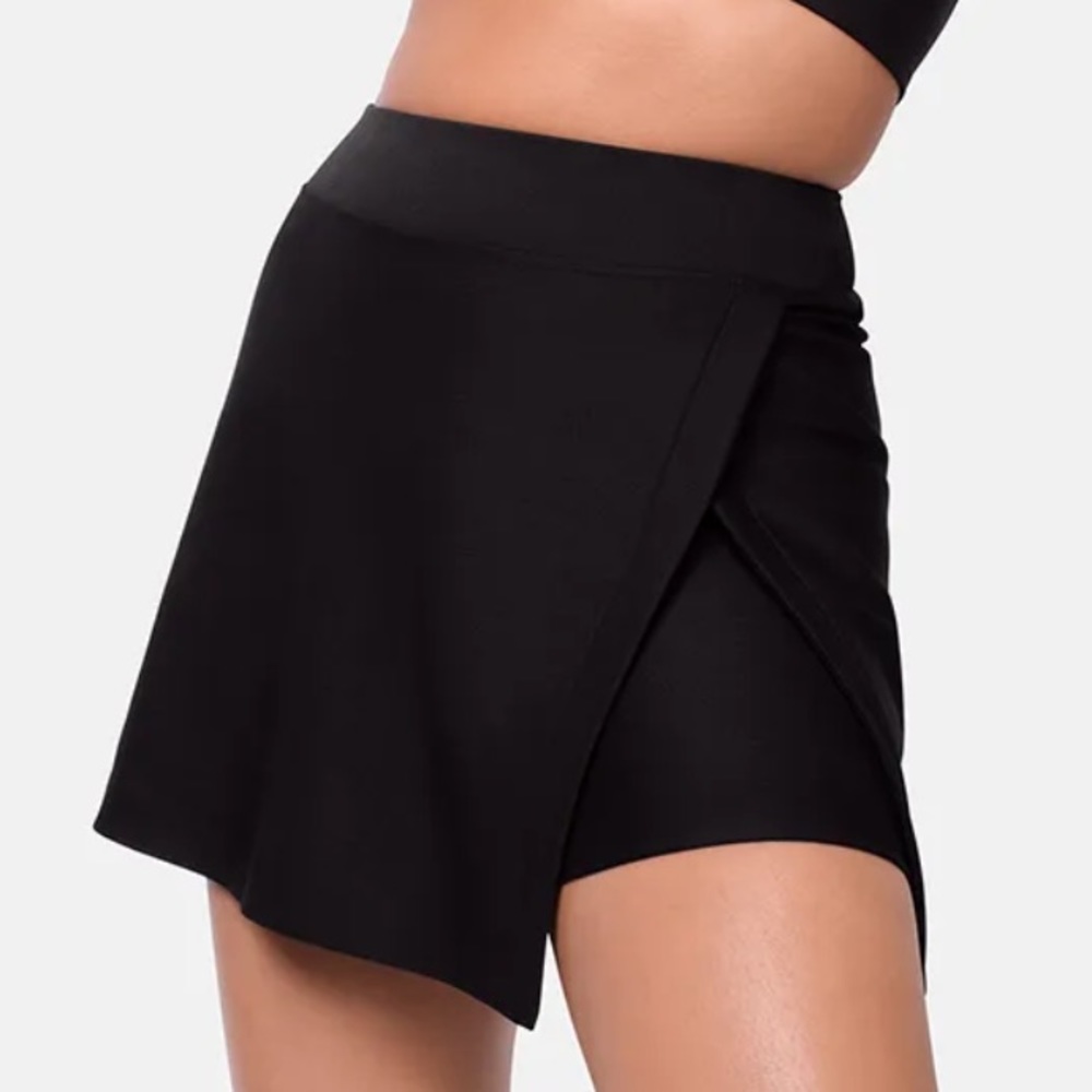 Black OV Court Skort!